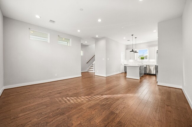 Building Photo - 622 Janisch Rd