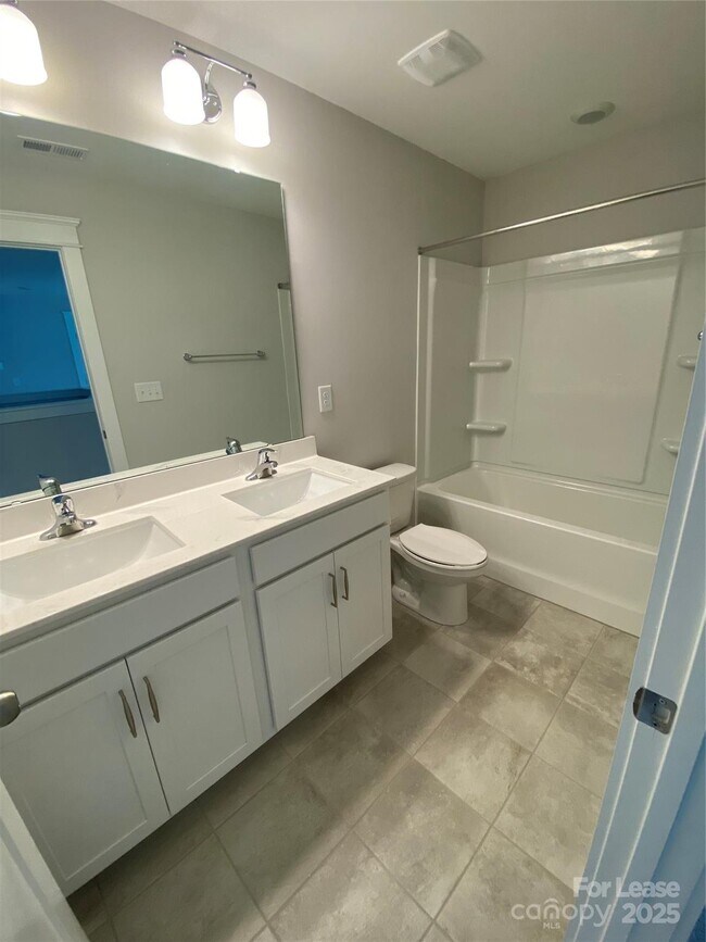 Building Photo - 119 Tiller Way