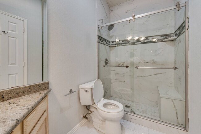 Building Photo - Beautiful 3-2 on unbelievable corner lot w...