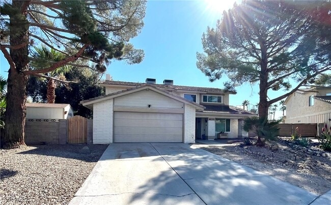 Building Photo - 2246 Windsor Dr