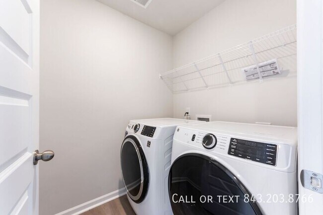 Building Photo - 1471 Central Ave