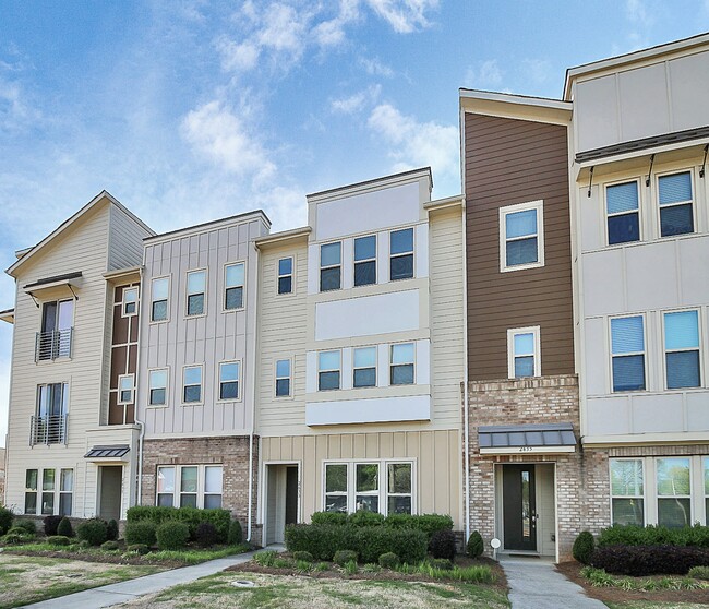 Building Photo - 2633 Statesville Ave