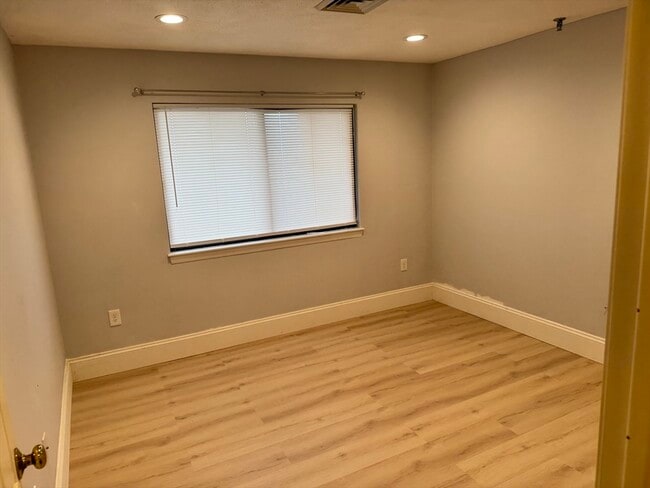 Building Photo - 90 Quincy Shore Dr