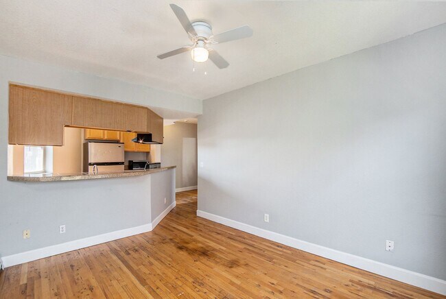 Building Photo - Cozy 1 bed 1 bath in Uptown!