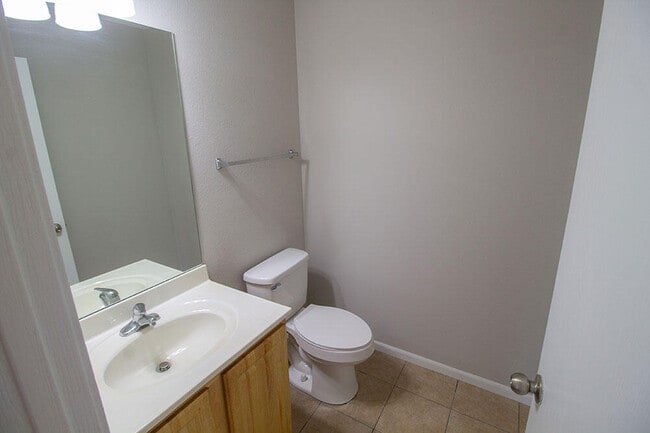 Building Photo - 5307 Silver Mill Dr