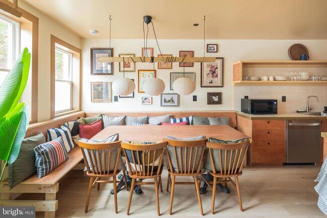 Building Photo - 2021 4th St NW