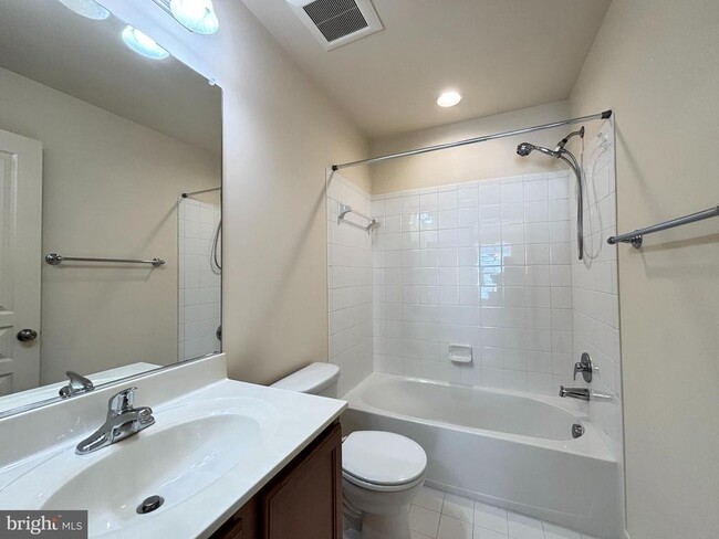 Building Photo - 1599 Renate Dr