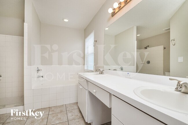 Building Photo - 6511 Fox Crest Ln