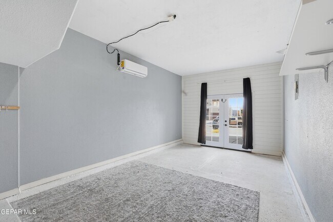Building Photo - 13255 Emerald Isle St
