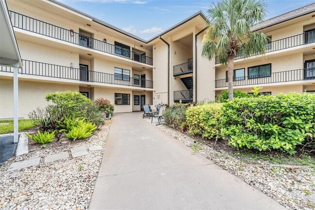 Building Photo - 12300 Vonn Rd