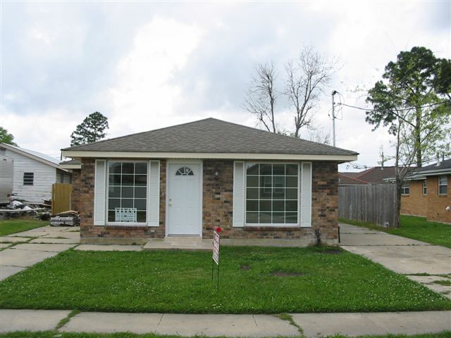 Building Photo - 510-12 Chalmette Ave.