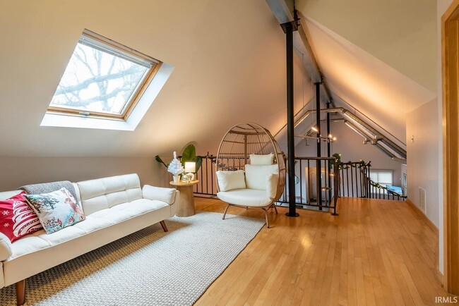 Building Photo - 612 N Kerry Dr