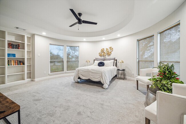 Building Photo - 1502 Whispering Pines Dr