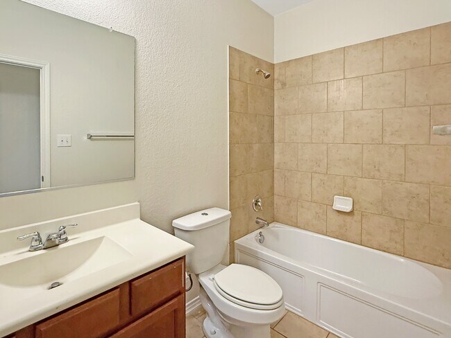 Building Photo - 437 Travertine Trail