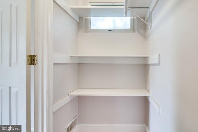 Building Photo - 6525 Byrnes Dr