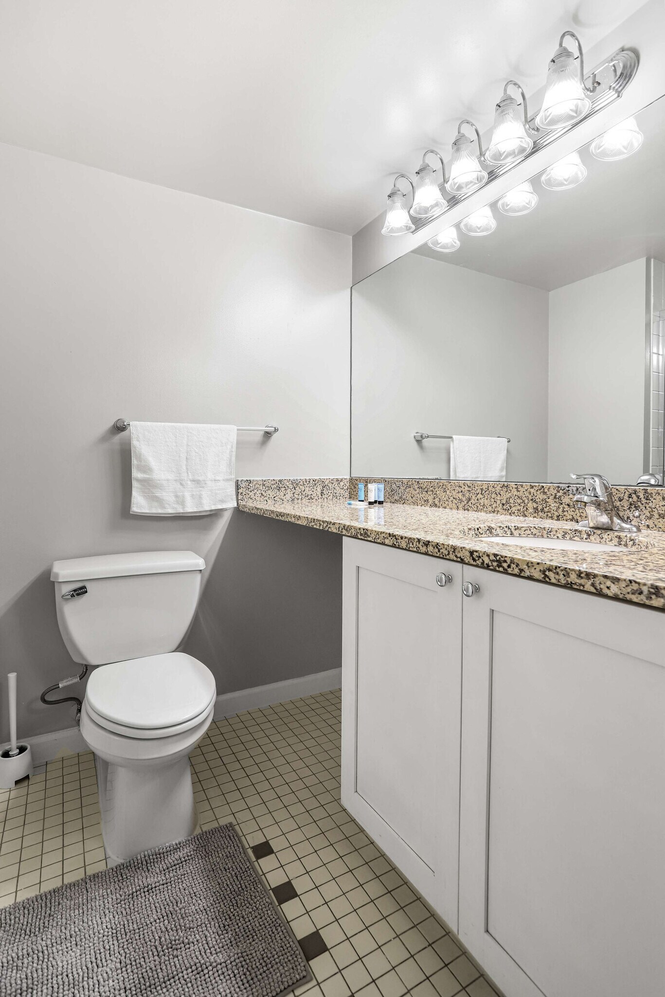 Building Photo - 401 12th St S