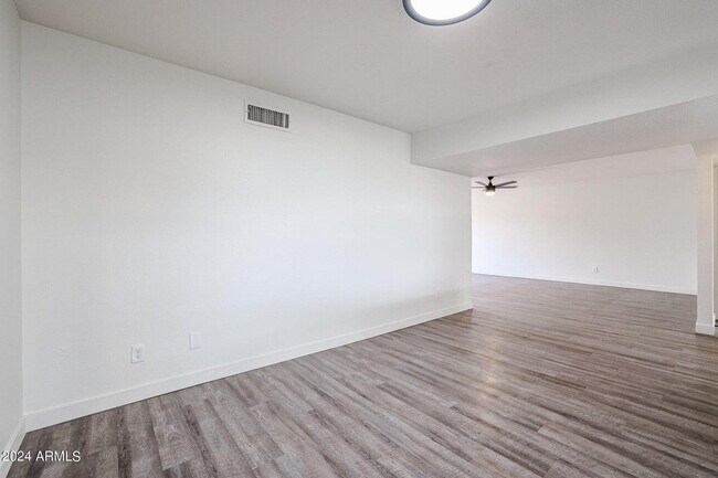 Building Photo - 1803 W Maryland Ave