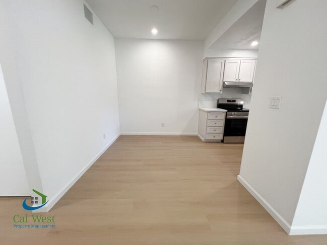 Building Photo - $2,995 - Updated 2 Bed/2 Bath Condo in a Gated Community of the Fairgrounds Neighborhood!