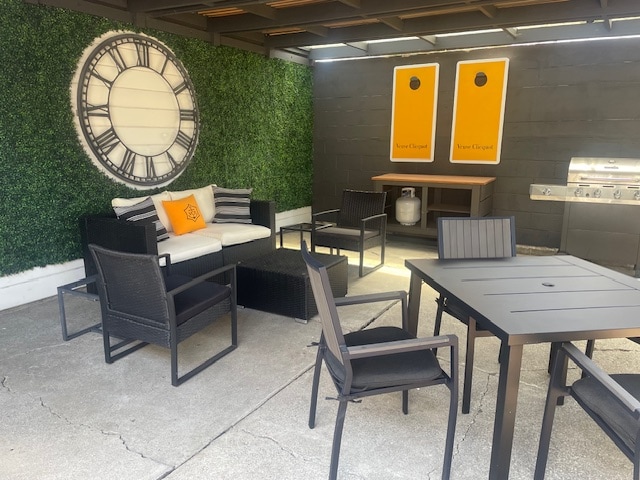 Building Photo - 9850 Springfield St