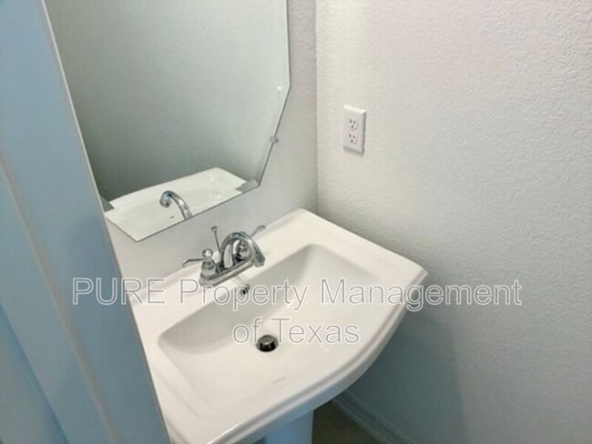 Building Photo - 18005 Pomelo Ln