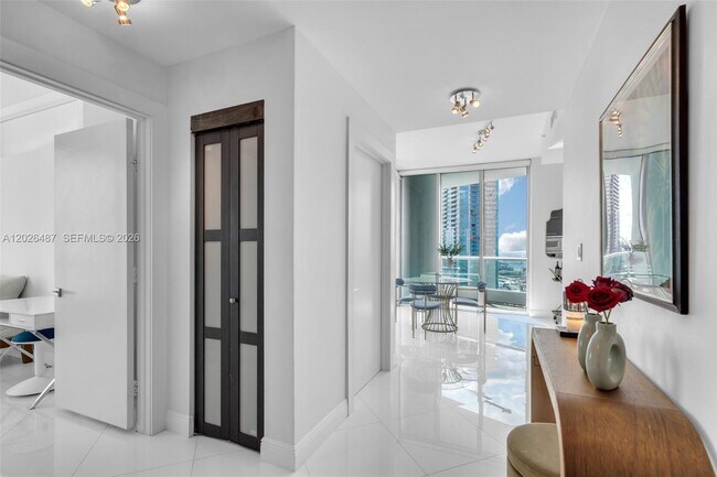 Building Photo - 900 Biscayne Blvd