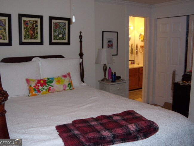 Building Photo - 815 Edgewood Ave NE