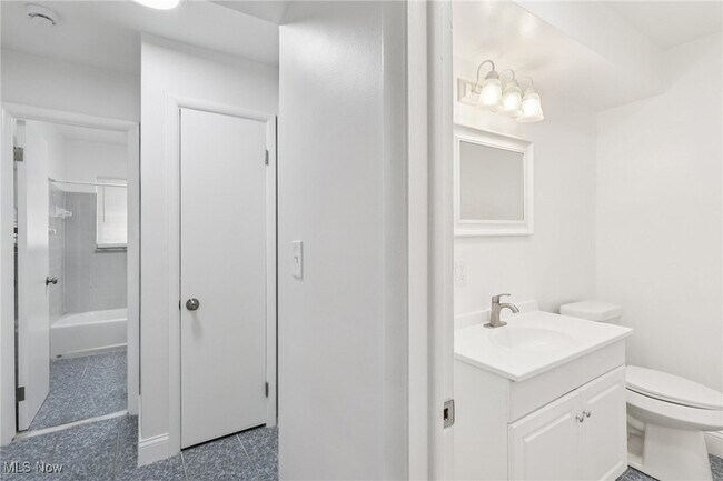 Building Photo - 3279 Warrensville Center Rd