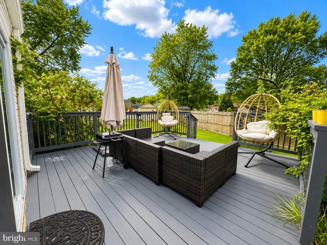 Building Photo - 1 Defoe Cir