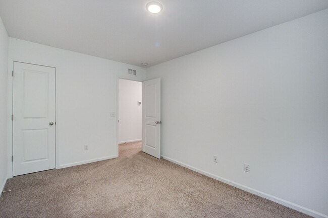 Building Photo - 200 Woodward Rd