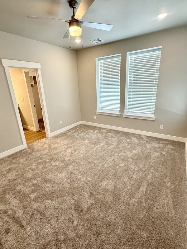 Building Photo - 1063 S 2560 E
