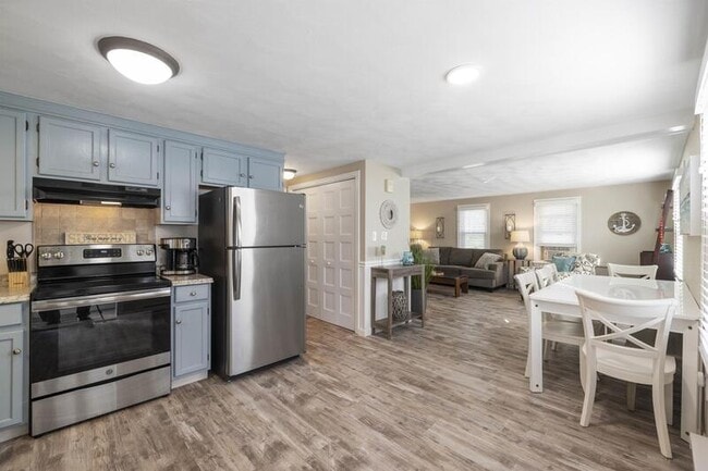 Building Photo - 16 Grasshopper Ln