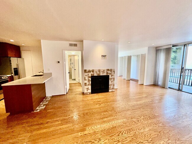 Building Photo - 1134 Alta Loma Rd