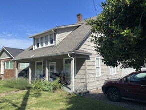 Building Photo - 601 S McLoughlin Blvd