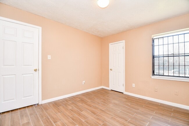 Building Photo - 4926 Ridgestone St