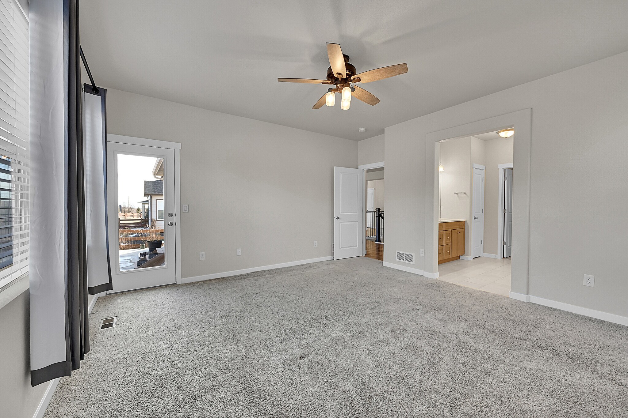 Building Photo - 16556 Hallmark Trl