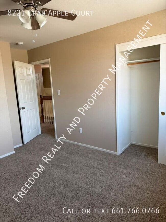 Building Photo - 8221 Crab Apple Ct