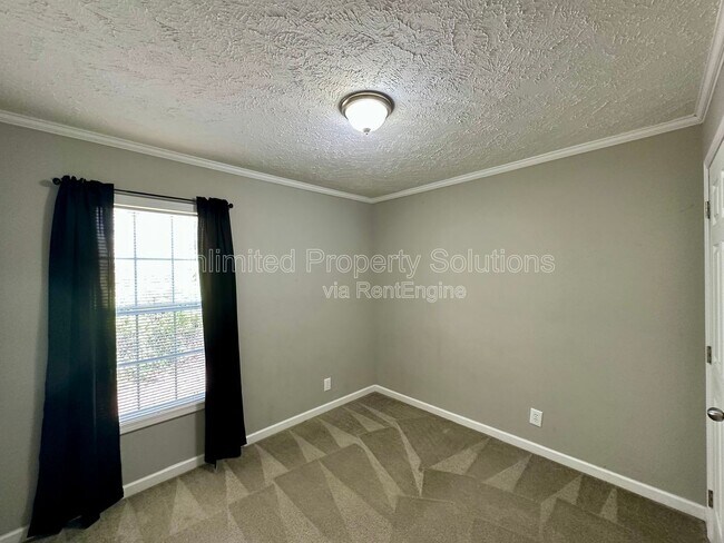 Building Photo - 2416 Quail Run Rd NE