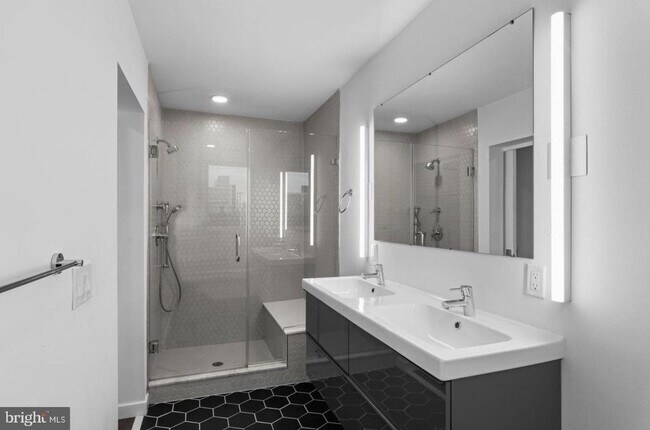 Building Photo - 1501 N 31st St
