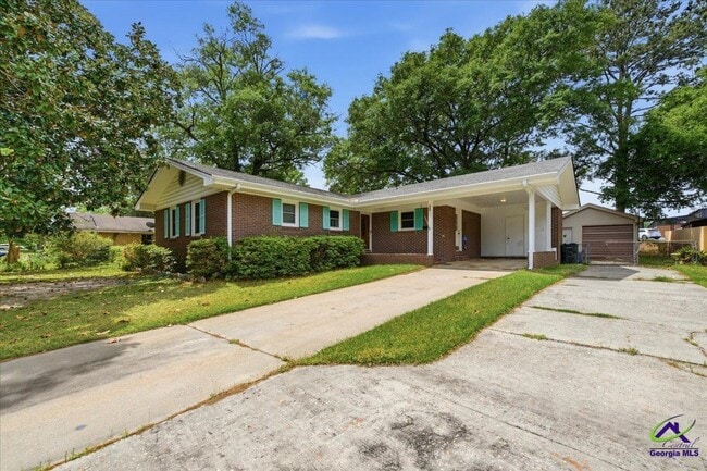 Building Photo - 202 Self St