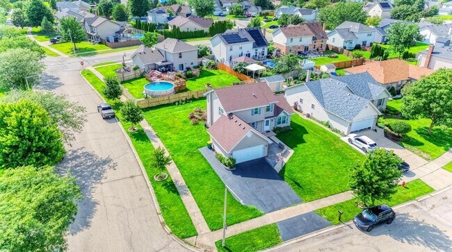 Building Photo - 1413 Skylark Ln
