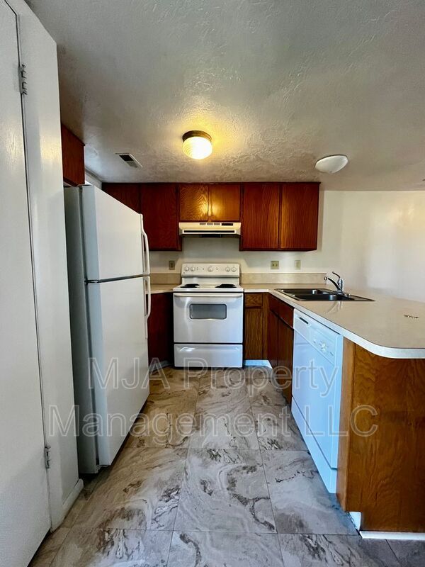 Building Photo - 1145 W 1600 N