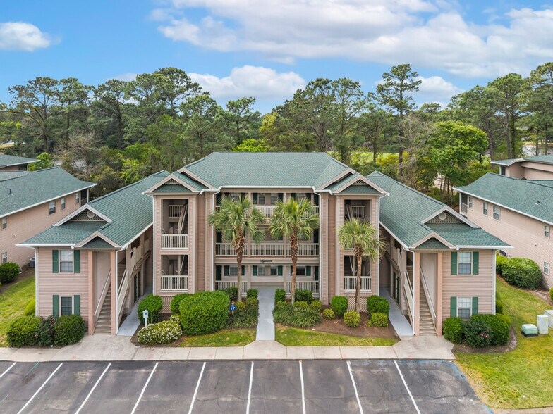 Building Photo - 390 Pinehurst Ln