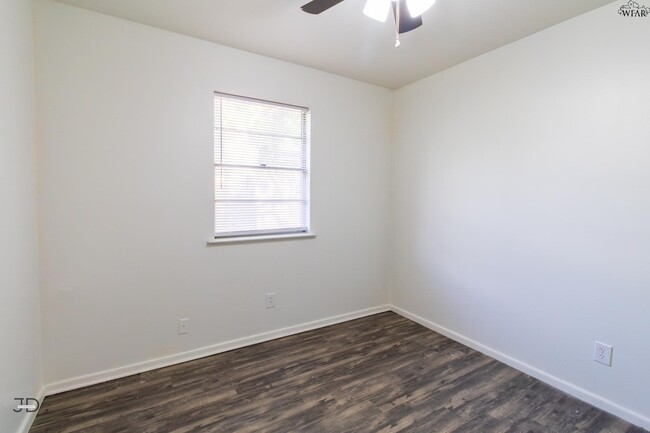 Building Photo - 109 Wood Cir
