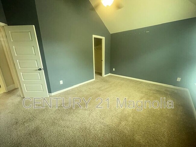 Building Photo - 2457 Sunflower Dr