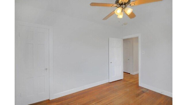 Building Photo - 401 E 33rd St