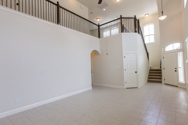 Building Photo - 16020 Travesia Way