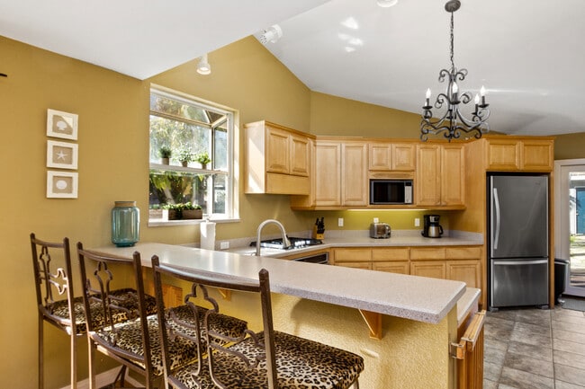 Building Photo - 1214 Emerald St