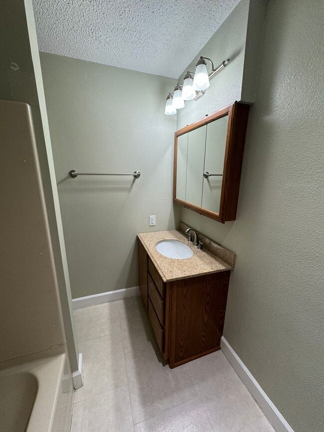 Building Photo - Beautiful Updated Home