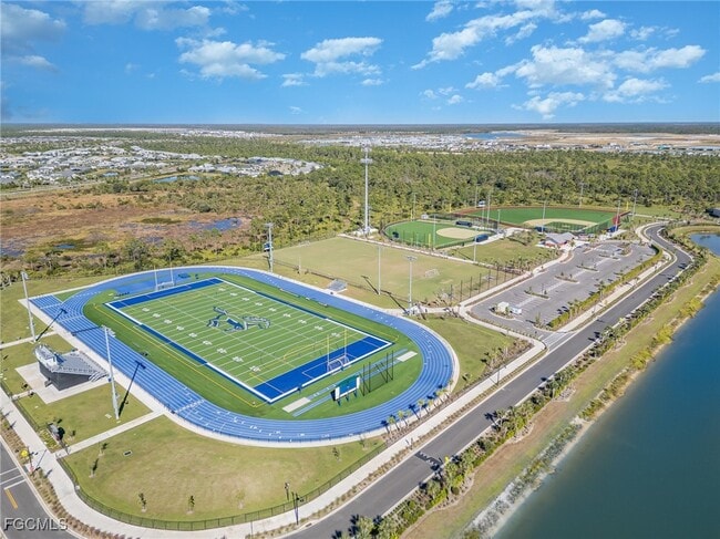 Building Photo - 44525 Palm Frond Dr