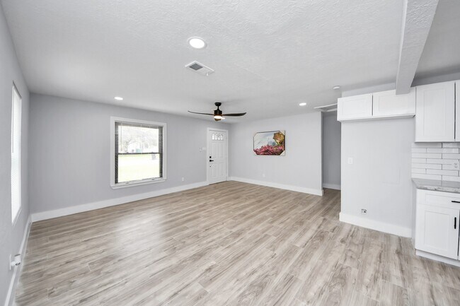 Building Photo - 503 Schilling Ave